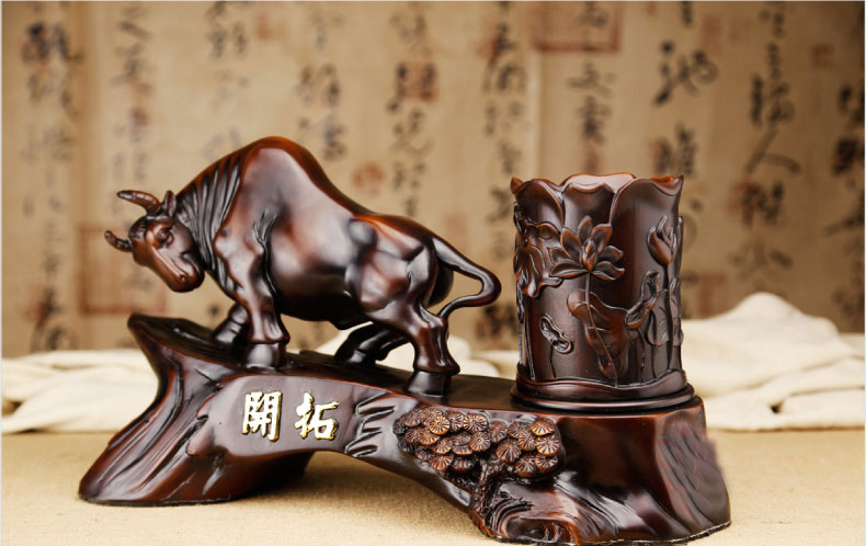 牛擺件主運勢如虹，事業騰飛