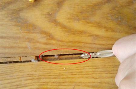 木質(zhì)地板:地腳線之間接縫太大