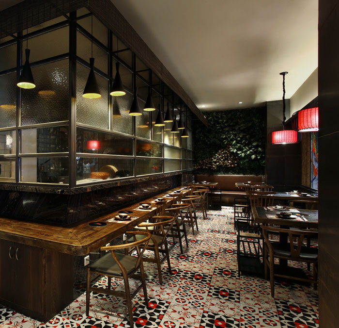 沉穩(wěn)、古樸、自然、寧靜的火鍋店大廳方案設(shè)計效果圖
