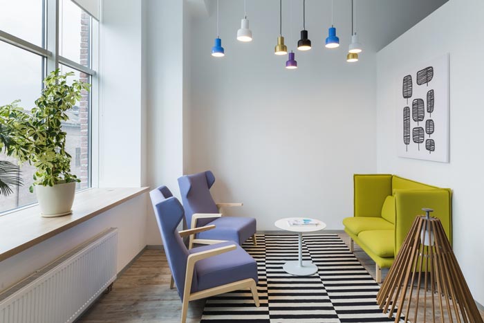 照明公司辦公室接待區裝修設計案例效果圖