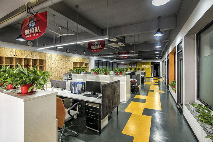 展示器材公司辦公室辦公區(qū)裝修設計效果圖