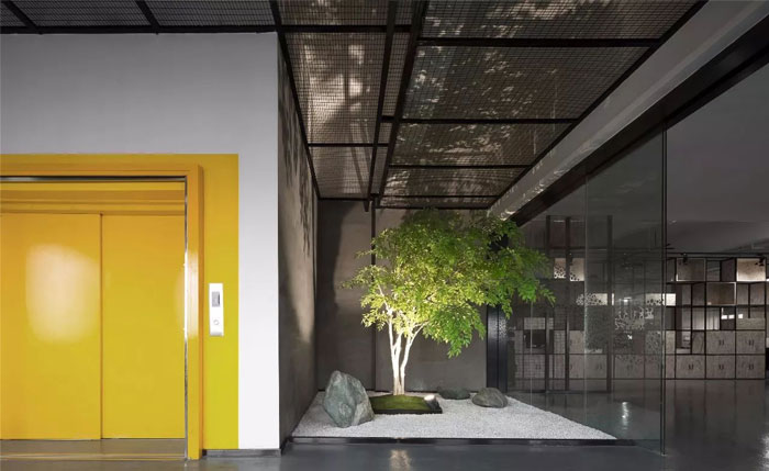 子公司辦公室進門區裝修設計平面圖