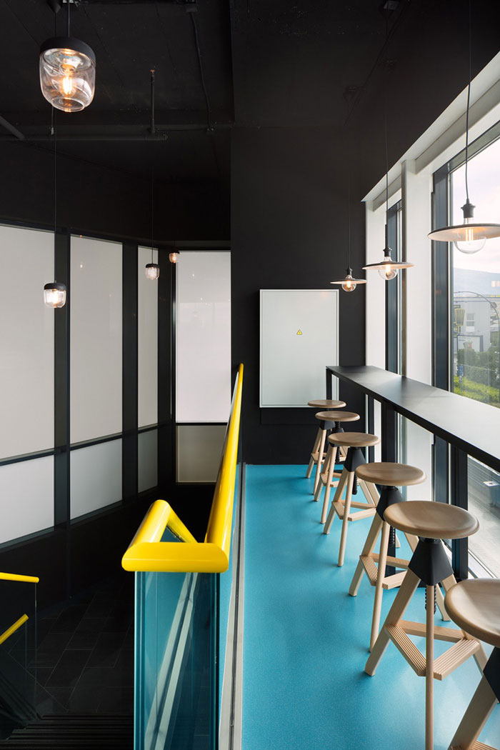 1100平方辦公室二樓吧臺裝修設(shè)計(jì)效果圖