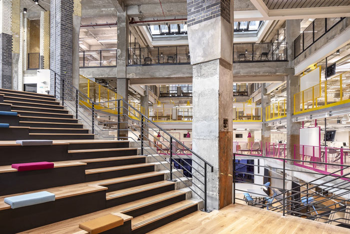 數碼公司總部辦公室樓梯休息區裝修設計效果圖