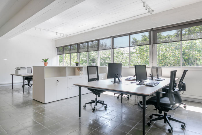 現(xiàn)代化辦公室辦公區(qū)裝修設(shè)計效果圖