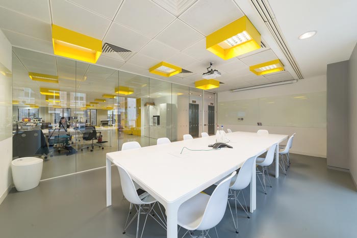 金融辦公室會議室裝修設計案例效果圖