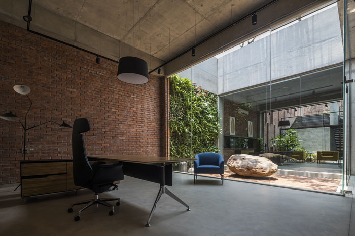 工廠總經(jīng)理辦公室裝修設(shè)計效果圖