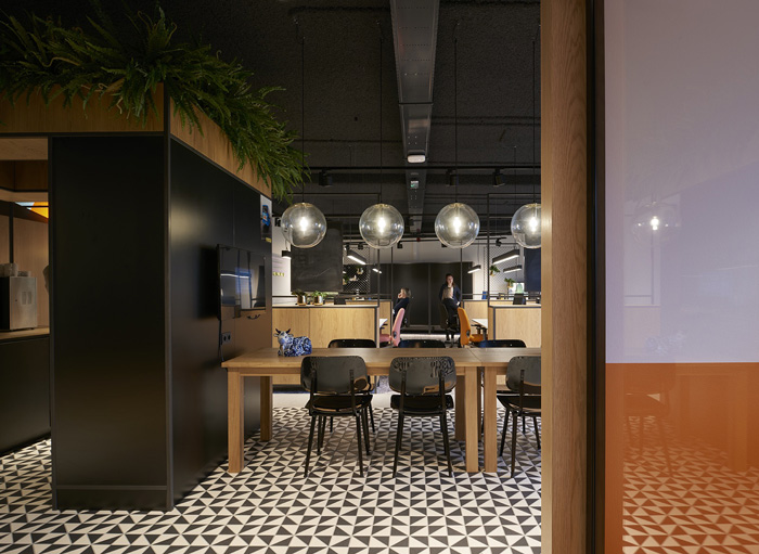 公司辦事處辦公室辦公區(qū)裝修設(shè)計效果圖