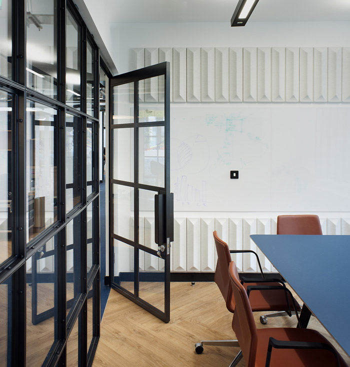 2200平方IT公司會議室裝修設(shè)計(jì)效果圖