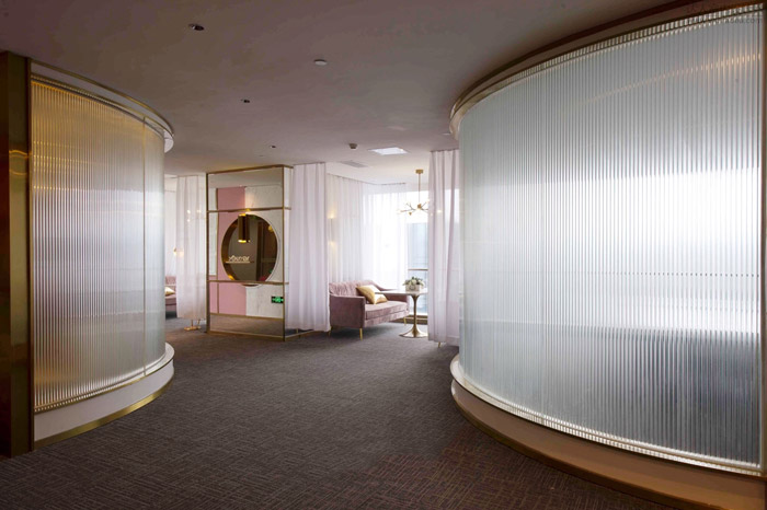 化妝品公司辦公室過道裝修設計效果圖