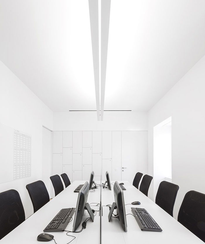 挑高層辦公室辦公區裝修設計效果圖